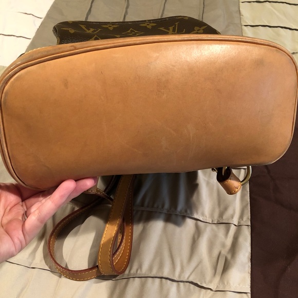 Auth. Like New Louis Vuitton GM backpack - Picture 6 of 11